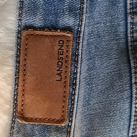 Land's End Mid Rise Demi Boot Cut Light Wash Denim Blue Jeans Size 10 - Picture 14 of 16